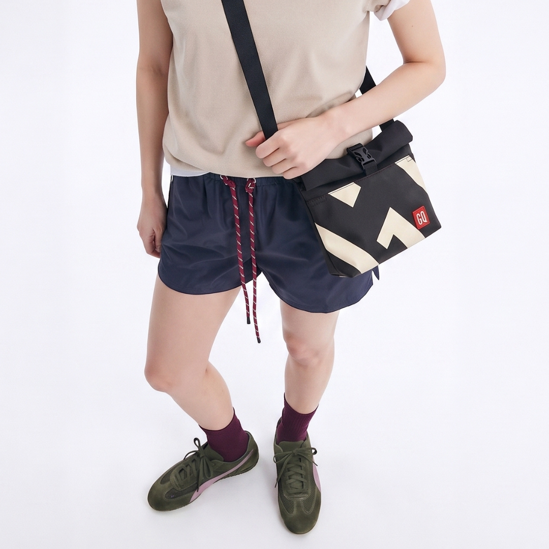 GQ Everyday Rolling Bag กระเป๋าสะพายข้างดีไซน์กะทัดรัด