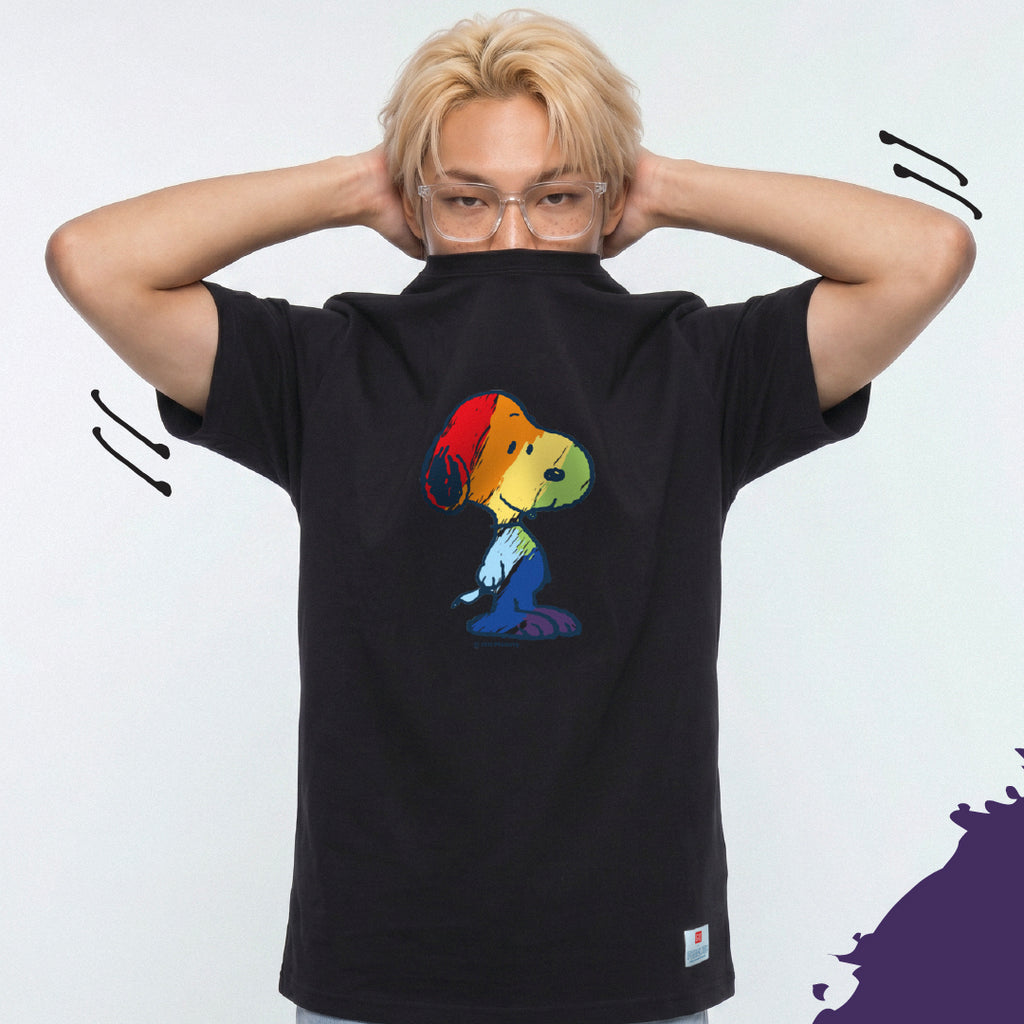 GQ Everyday x Peanuts™ Unisex Pride T-Shirt เสื้อยืดลาย Snoopy ธีม Pride