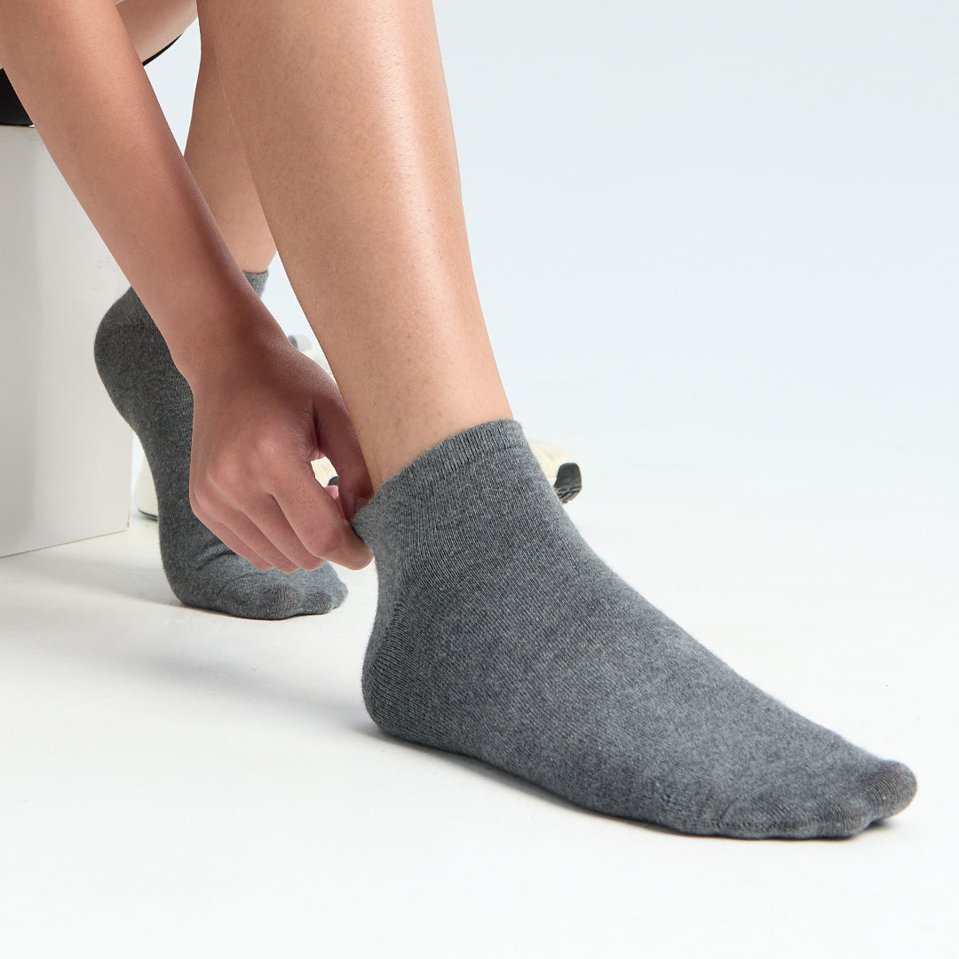 GQ Everyday Socks Low-Cut ถุงเท้าข้อสั้น หยิบใส่ง่าย ได้ทุกวัน