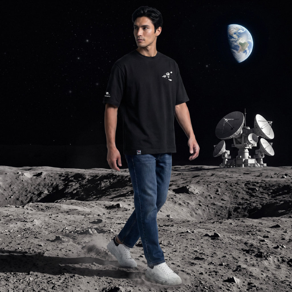 GQ x Peanuts | Snoopy’s going to the moon เสื้อยืดเย็นลายสนูปปี้ตะลุยดวงจันทร์