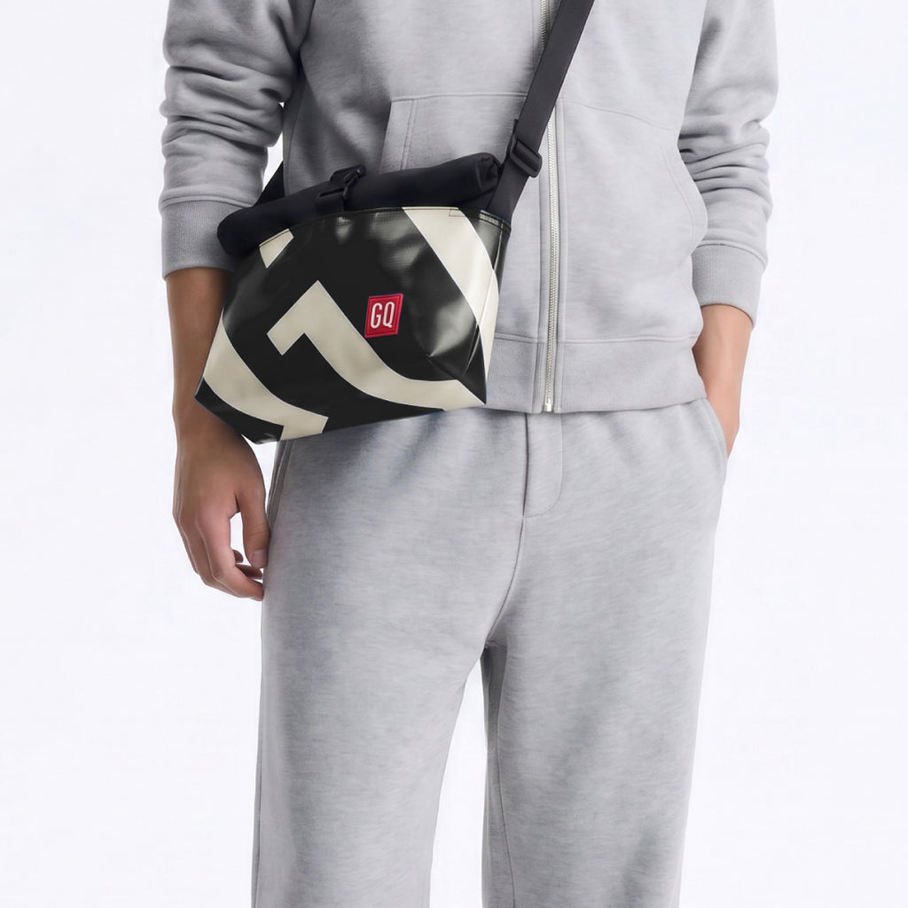 GQ Everyday Rolling Bag กระเป๋าสะพายข้างดีไซน์กะทัดรัด